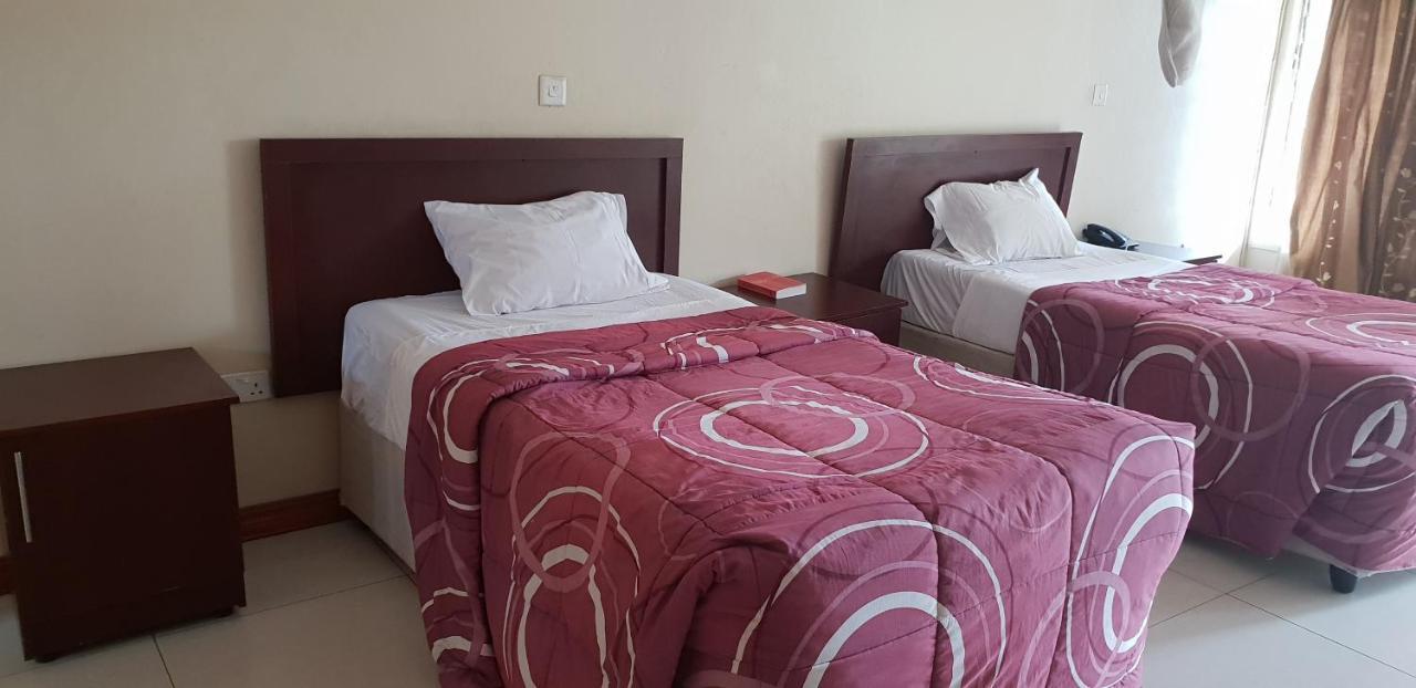 Mwiluzi Motel Ltd Lusaka Exteriör bild